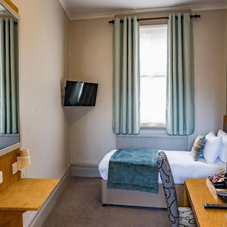The Goddard Arms Hotel Swindon Luaran gambar