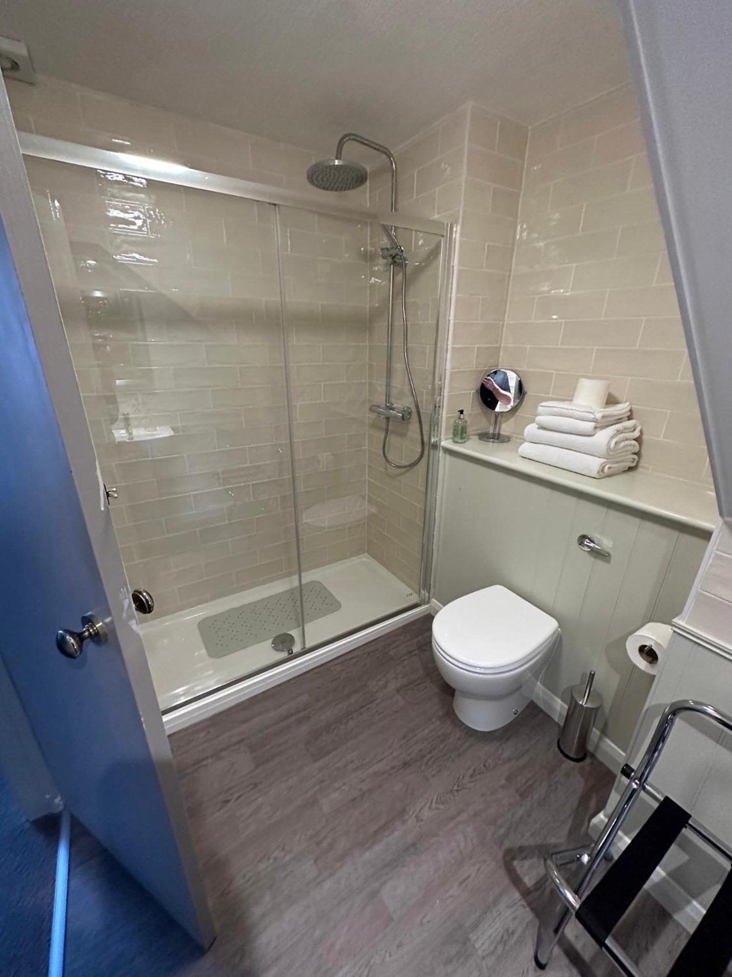 The Goddard Arms Hotel Swindon Luaran gambar