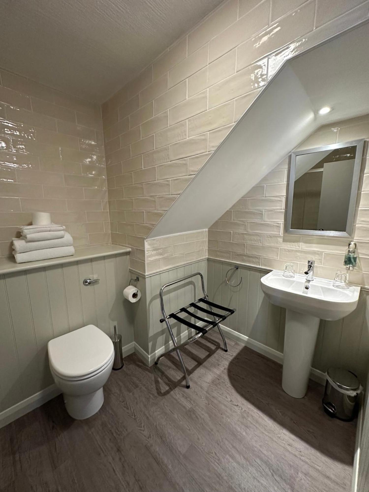 The Goddard Arms Hotel Swindon Luaran gambar