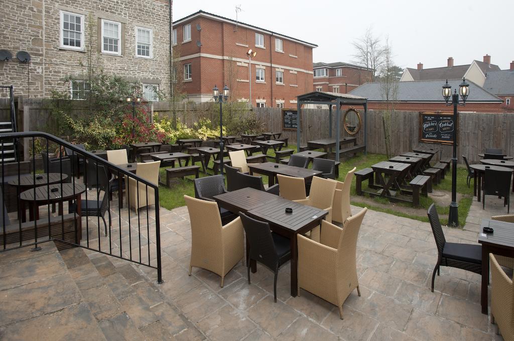 The Goddard Arms Hotel Swindon Luaran gambar